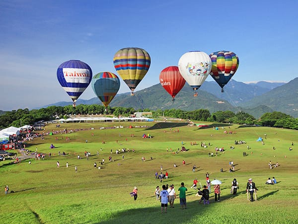 The launching of the “Taitung Balloon”( labeled as balloon ID# B-00001) in Luye Highland
