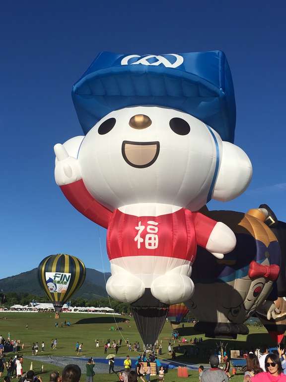 福利熊造型球熱氣球