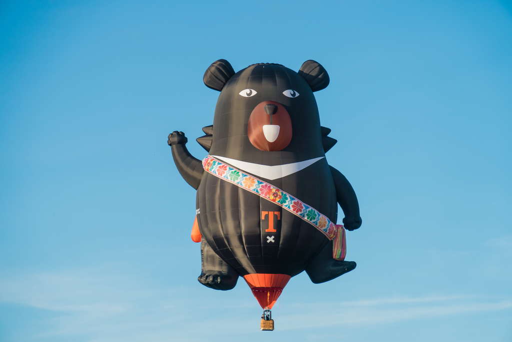 喔熊熱氣球