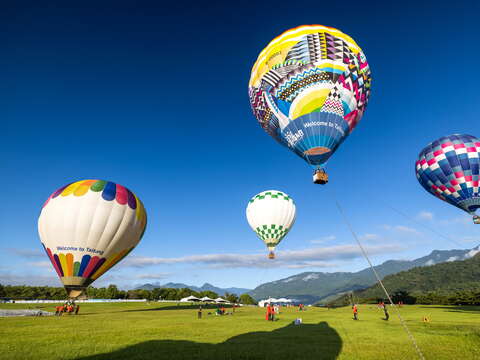 This gives the public a way to experience a balloon flight