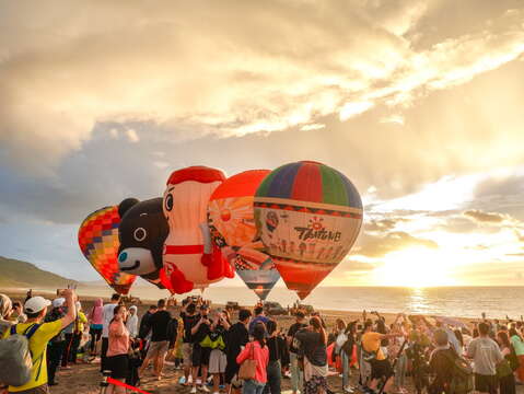 0715太麻里曙光場_熱氣球_圖片取自臺東縣縣政新聞