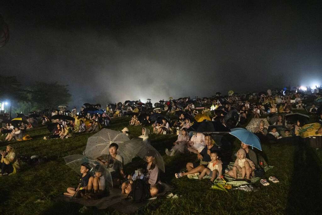 2025臺灣國際熱氣球嘉年華光雕音樂會鹿野高台萬人冒雨熱情參與_照片取自臺東縣政府縣政新聞