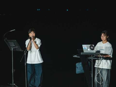 「陳氏姊妹」以渾厚而動人的嗓音，演唱多首耳熟能詳的經典曲目_圖片取自臺東縣政府縣政新聞