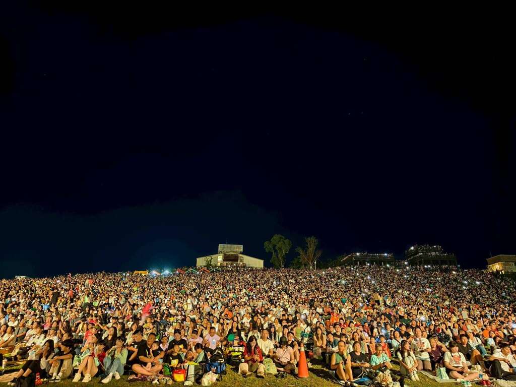 閉幕光雕音樂會4萬人同賞_照片為臺東縣政府提供